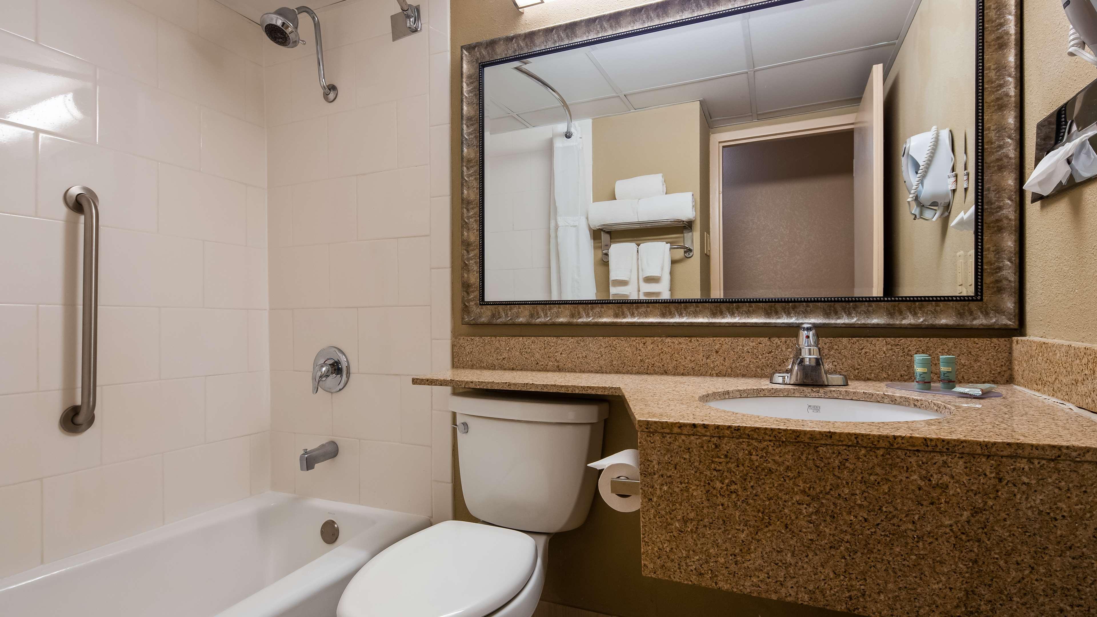 Best Western Crossroads Of The Bluffs Council Bluffs Ngoại thất bức ảnh