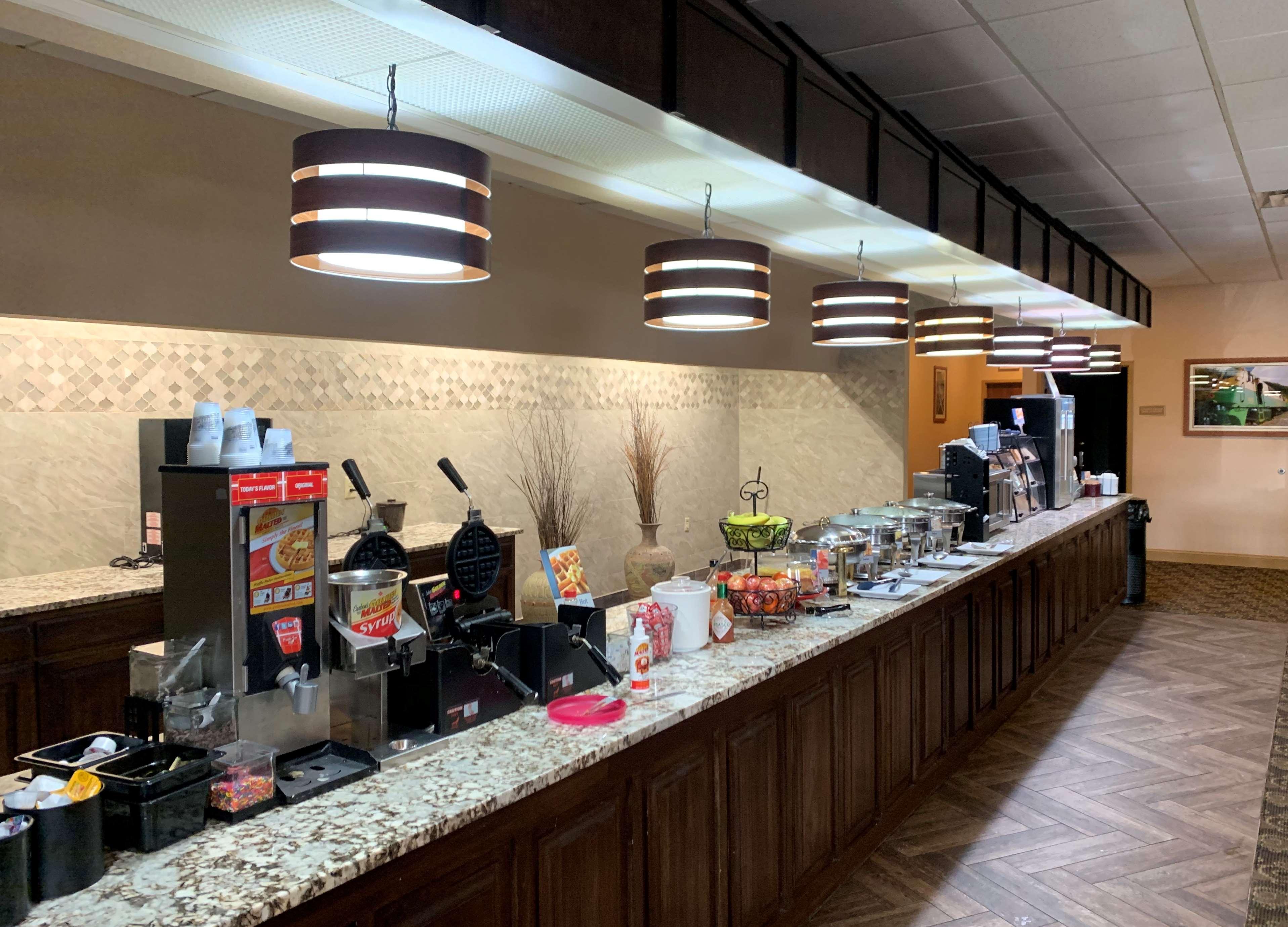 Best Western Crossroads Of The Bluffs Council Bluffs Ngoại thất bức ảnh